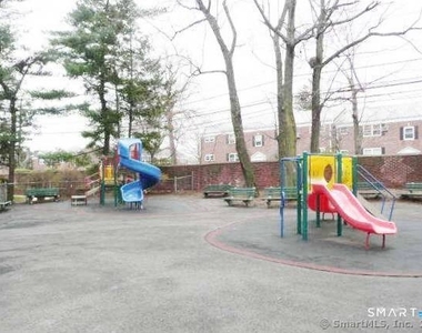 91 Strawberry Hill Avenue - Photo Thumbnail 19