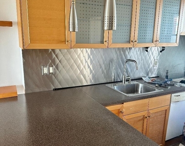 91 Strawberry Hill Avenue - Photo Thumbnail 6