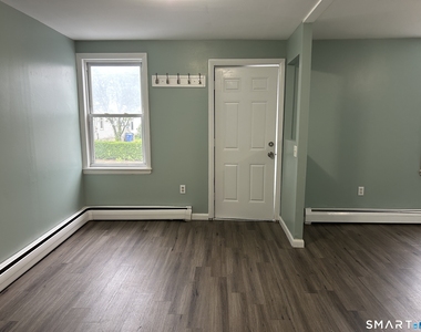 126 Ashland Street - Photo Thumbnail 3