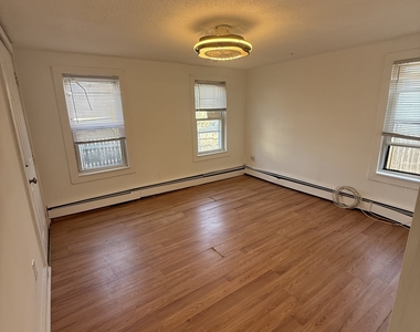 172 Dekalb Avenue - Photo Thumbnail 2