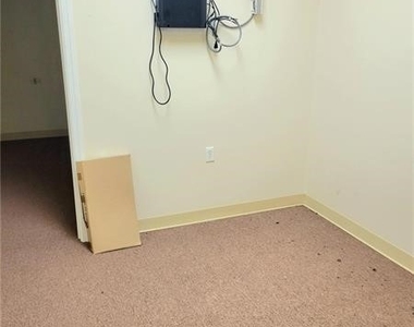 1303 Pittsburgh Street - Photo Thumbnail 2