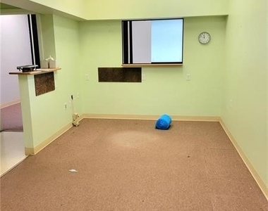 1303 Pittsburgh Street - Photo Thumbnail 4