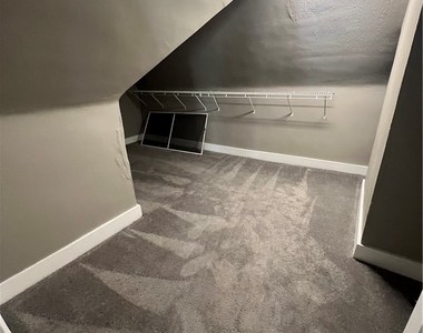 1105 Riverside Dr - Photo Thumbnail 18