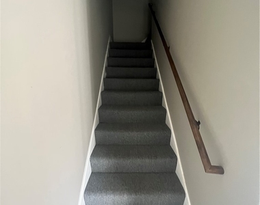 1105 Riverside Dr - Photo Thumbnail 2