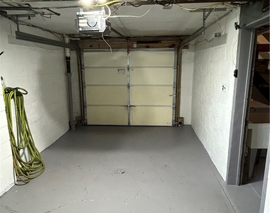 1061 Park Ave - Photo Thumbnail 22