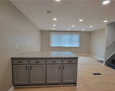 113 Meadowbrook Dr - Photo Thumbnail 10