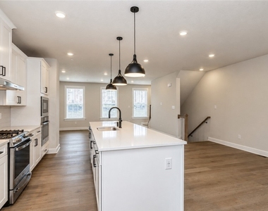 107 Breckenridge Ct - Photo Thumbnail 8