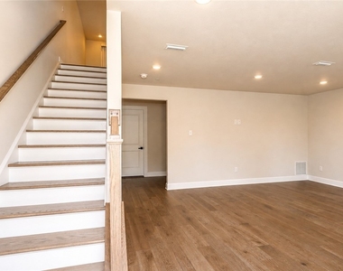 107 Breckenridge Ct - Photo Thumbnail 1