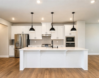 107 Breckenridge Ct - Photo Thumbnail 6