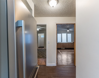9578 Vestal Parkway West - Photo Thumbnail 6