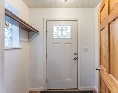 9578 Vestal Parkway West - Photo Thumbnail 2