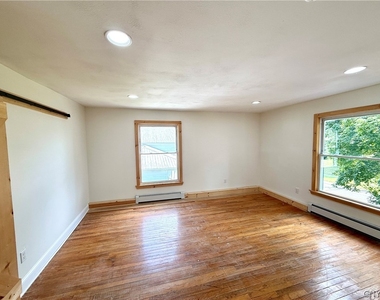 4921 N Jefferson Street - Photo Thumbnail 26