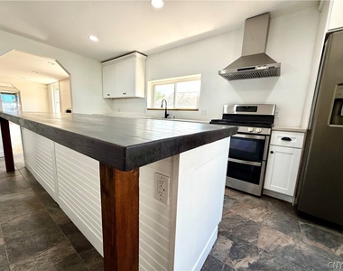 4921 N Jefferson Street - Photo Thumbnail 10