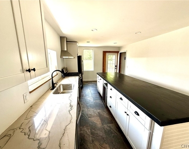4921 N Jefferson Street - Photo Thumbnail 8