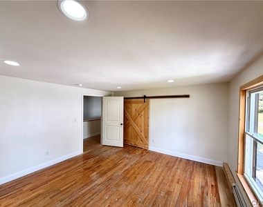 4921 N Jefferson Street - Photo Thumbnail 25