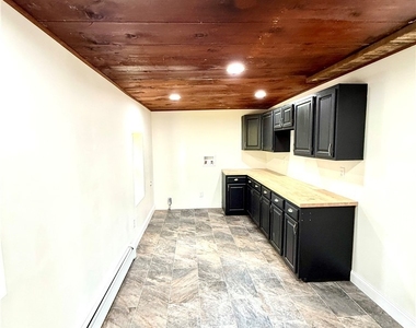 4921 N Jefferson Street - Photo Thumbnail 12