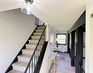 100 Drumlin View Drive - Photo Thumbnail 4
