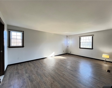 100 Drumlin View Drive - Photo Thumbnail 21