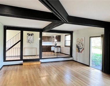 100 Drumlin View Drive - Photo Thumbnail 16