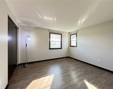 100 Drumlin View Drive - Photo Thumbnail 20