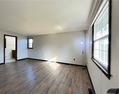 100 Drumlin View Drive - Photo Thumbnail 24