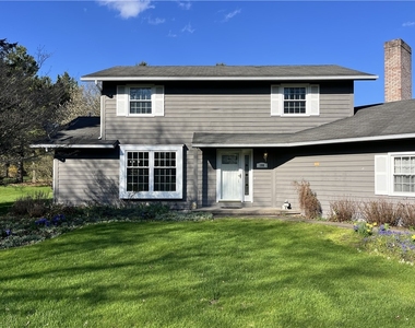 100 Drumlin View Drive - Photo Thumbnail 1