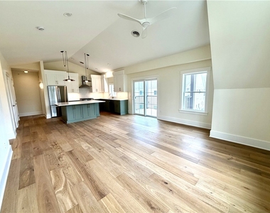 640 Jefferson Avenue - Photo Thumbnail 13