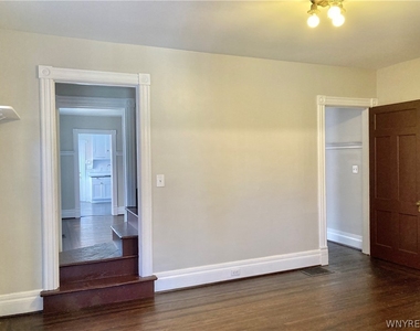 62 Trinity Place - Photo Thumbnail 4