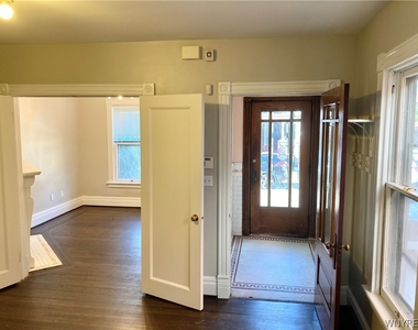 62 Trinity Place - Photo Thumbnail 1
