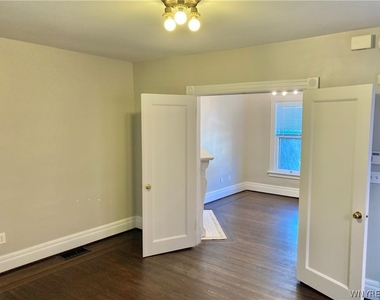 62 Trinity Place - Photo Thumbnail 2