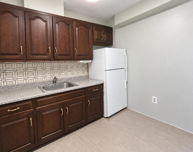 2511 Cruger Avenue - Photo Thumbnail 5