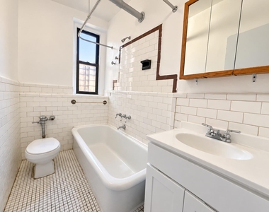 2511 Cruger Avenue - Photo Thumbnail 15