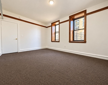 2511 Cruger Avenue - Photo Thumbnail 9