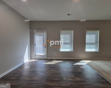 5051 Pioneer Parkway - Photo Thumbnail 4