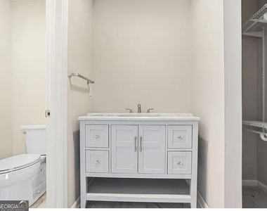 3210 Quincetree Lane - Photo Thumbnail 7
