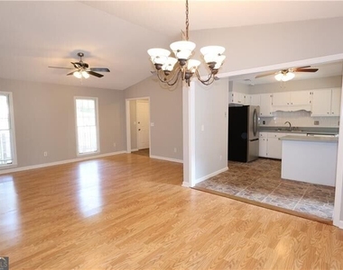 3946 Blake Court Nw - Photo Thumbnail 4