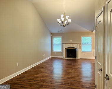 5750 Crest Hill Drive - Photo Thumbnail 3