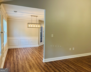 5750 Crest Hill Drive - Photo Thumbnail 6