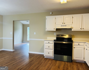 210 Shamrock Way - Photo Thumbnail 14