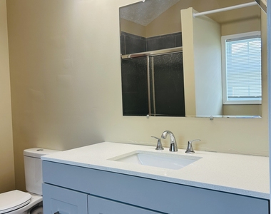 210 Shamrock Way - Photo Thumbnail 18