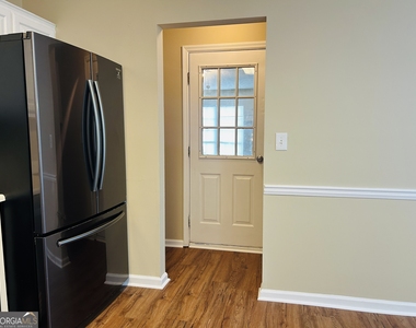 210 Shamrock Way - Photo Thumbnail 11