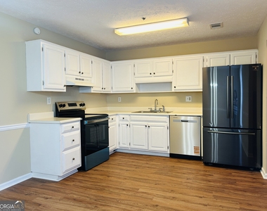 210 Shamrock Way - Photo Thumbnail 9