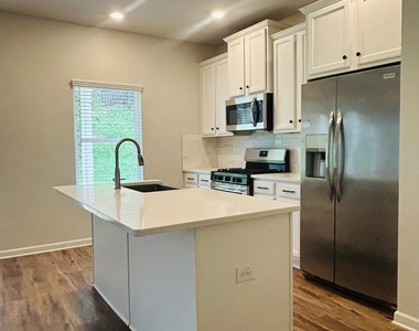57 Pacific Avenue - Photo Thumbnail 15