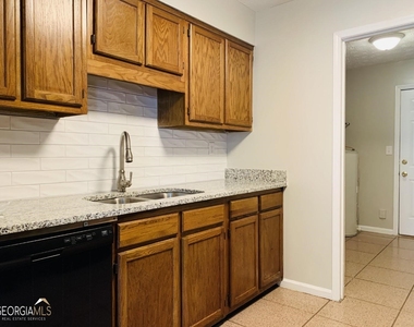140 Pine Terrace - Photo Thumbnail 3