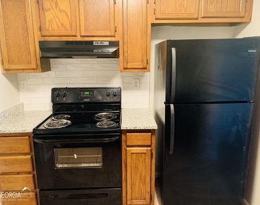 140 Pine Terrace - Photo Thumbnail 6