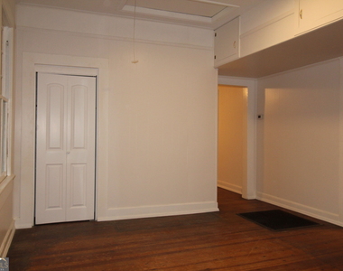 402 Jefferson Street - Photo Thumbnail 7