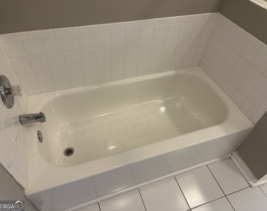 7040 Biltmore Trace - Photo Thumbnail 31