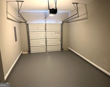 7040 Biltmore Trace - Photo Thumbnail 13
