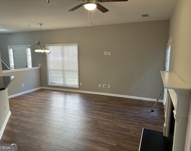 7040 Biltmore Trace - Photo Thumbnail 18