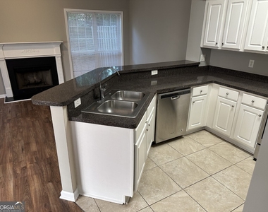 7040 Biltmore Trace - Photo Thumbnail 15